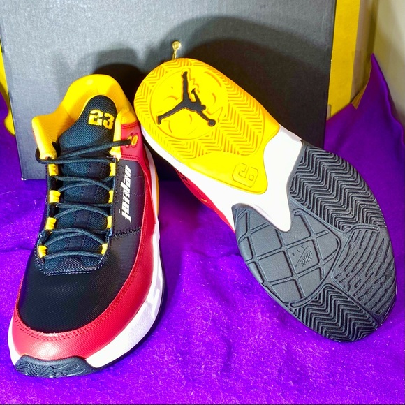 Jordan Max Aura 3 SE Gym Red Black University Gold DJ6245 607 Men’s 7 Wmns 8.5 - Picture 7 of 12